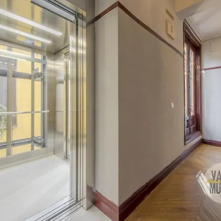 Elegant 4pax En Letras-cortes Apartment *