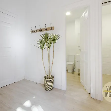 Elegant 4pax En Letras-cortes Madrid
