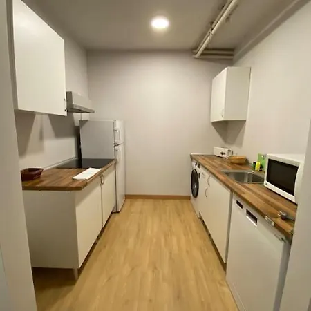 At 20' By Metro From The Centre Apartment