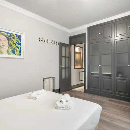 Art & Chic In Trendy Chueca