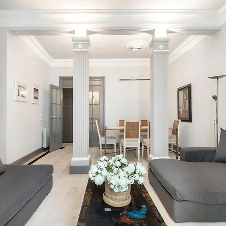 Apartment Art & Chic In Trendy Chueca *