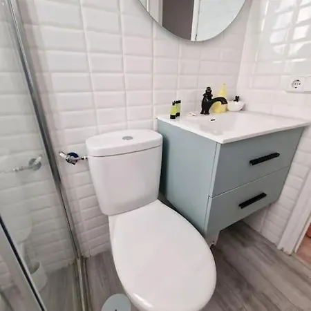 Apartamento Porthos, Bonito Zona Puerta Del Angel Madrid