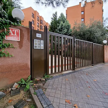 Samaniego, Piscina Y Garaje Junto Civitas Metropolitano Y Aeropuerto Madrid