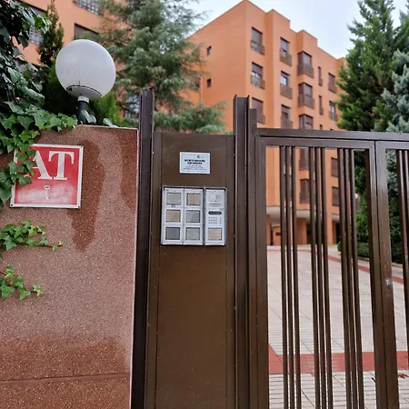 Samaniego, Piscina Y Garaje Junto Civitas Metropolitano Y Aeropuerto