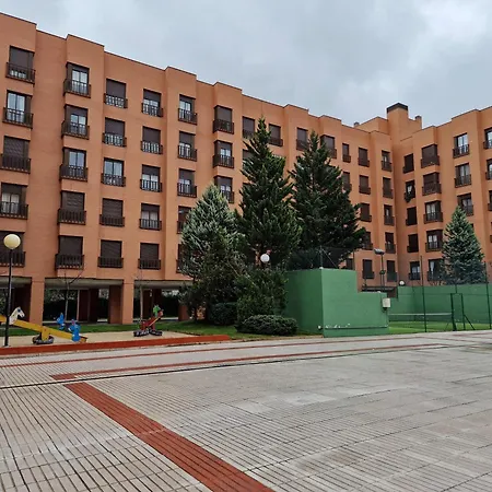 Samaniego, Piscina Y Garaje Junto Civitas Metropolitano Y Aeropuerto Apartment