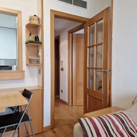 Apartment Samaniego, Piscina Y Garaje Junto Civitas Metropolitano Y Aeropuerto Madrid
