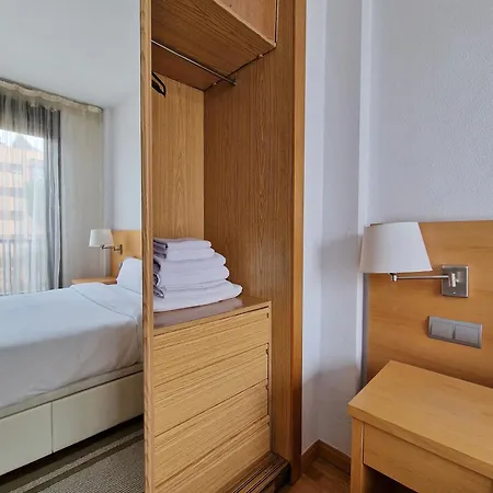 Samaniego, Piscina Y Garaje Junto Civitas Metropolitano Y Aeropuerto Apartment *