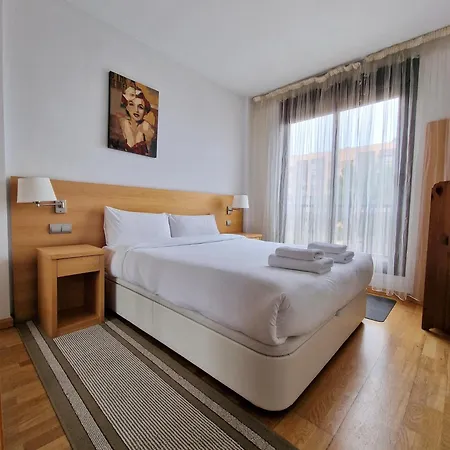 Apartment Samaniego, Piscina Y Garaje Junto Civitas Metropolitano Y Aeropuerto Madrid