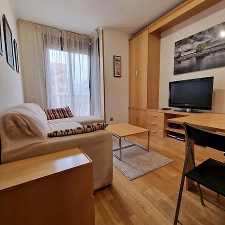 Samaniego, Piscina Y Garaje Junto Civitas Metropolitano Y Aeropuerto * Madrid