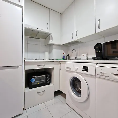 Apartment Samaniego, Piscina Y Garaje Junto Civitas Metropolitano Y Aeropuerto