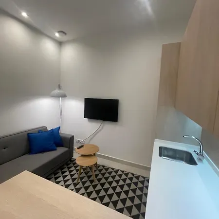 Casa De Huespedes Almirante Madrid