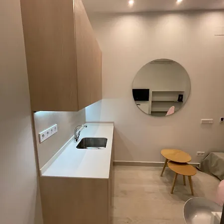 Casa De Huespedes Almirante Apartamento Madrid