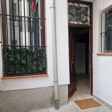 Mediodia Chica Apartamento Tipo Loft En La Latina Apartment Madrid