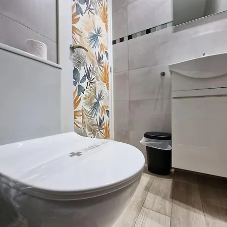 Mediodia Chica Apartamento Tipo Loft En La Latina Apartment Madrid