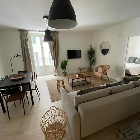 Cozy&new 6pax En La Plaza De Tirso - E1