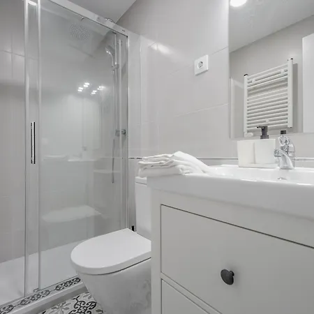 Cozy&new 6pax En La Plaza De Tirso - E1 * Madrid