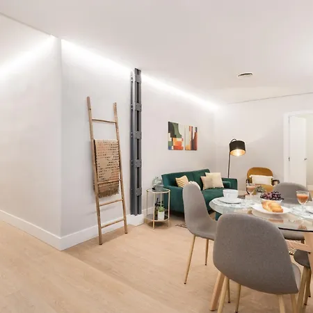 Apartment Charming 2-bedroom Near Retiro Park Ideal Escape Madrid