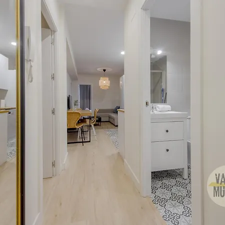Downtown&new 9pax En La Plaza De Chueca Apartment *