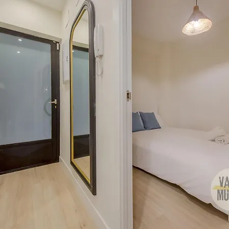 Downtown&new 9pax En La Plaza De Chueca Apartment *