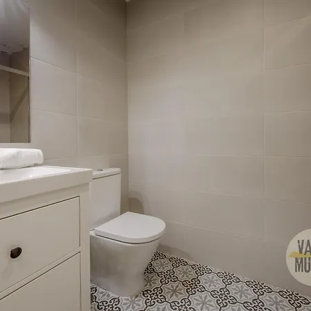 Apartment Downtown&new 9pax En La Plaza De Chueca