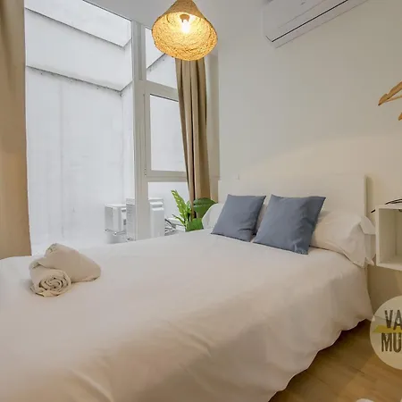 Downtown&new 9pax En La Plaza De Chueca Apartment *