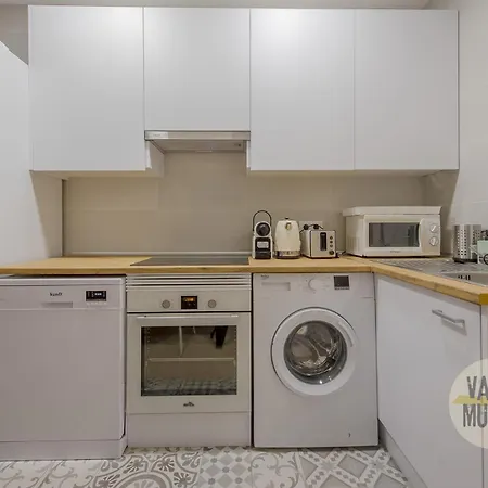 Downtown&new 9pax En La Plaza De Chueca Appartement