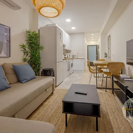 Downtown&new 9pax En La Plaza De Chueca Apartment *