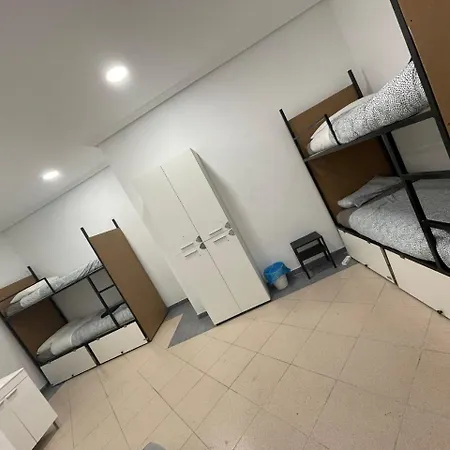 Parsa Hostel