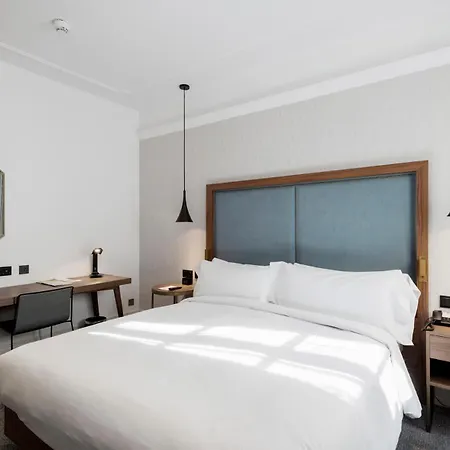 Otel Doubletree By Hilton Madrid-prado 4*