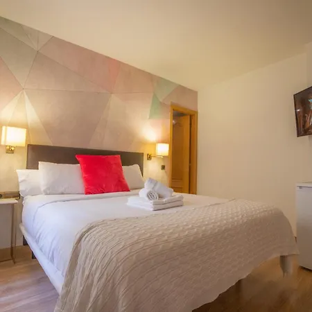 Edificio Leganitos Apartment *
