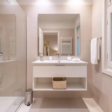 Charming 4-person In Exclusive Barrio Salamanca Castello Ii *