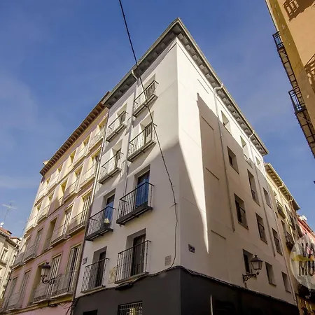 Apartment Familiar 5pax En Calle Santa Ana-centro E2 *