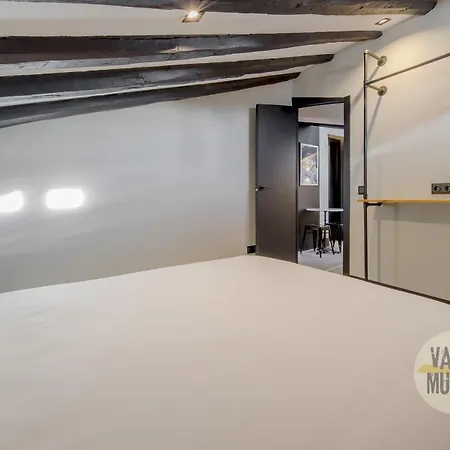 Familiar 5pax En Calle Santa Ana-centro E2 Madrid