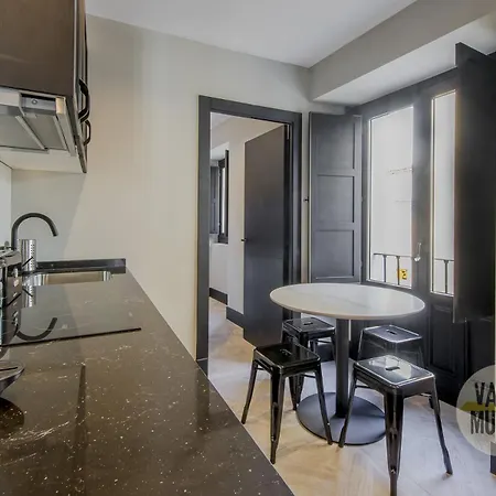 Deluxe 7pax En La Latina-centro De E2 * Madrid