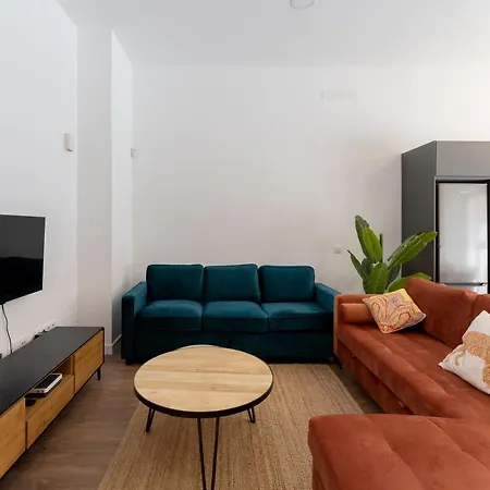 Luxe North Apartment