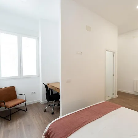 Luxe North Apartment Madrid