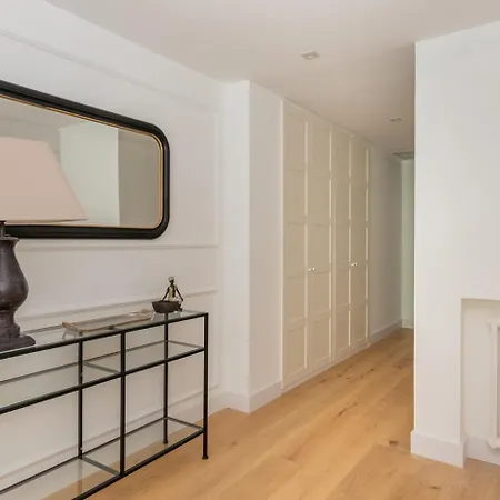 Elegante Y Moderno Apartment