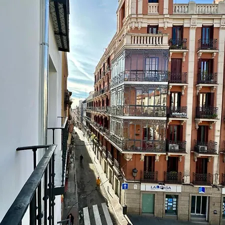 Deluxe 7pax En La Latina-centro De E2 Madrid