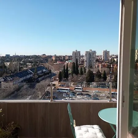 Luxury Renovated With Terrace In Apartment