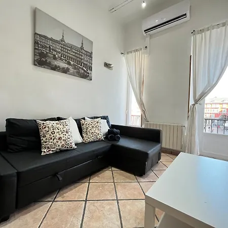 Loft Plaza Mayor 2 Temporal Apartment