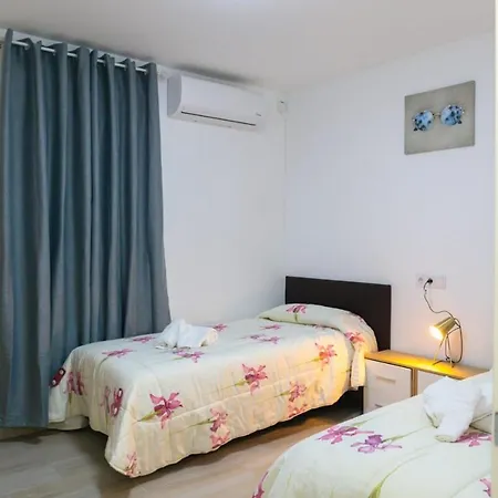 77 Hakuna Nicolasa Apartamento