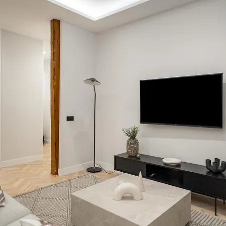 Centro Xx Calle Montera 5br 6bh Apartment