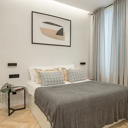Apartment Centro Xx Calle Montera 5br 6bh *