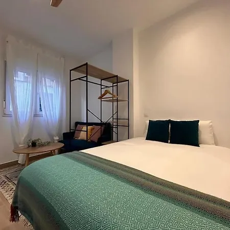 Ideal In Cuatro Caminos - Guipuzcoa *