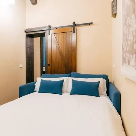 Cozy In Chueca. Barb1
