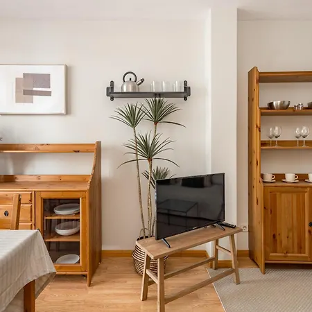 2br Av America Bernabeu Stadium Apartment Madrid