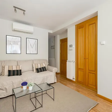 Apartment 2br Av America Bernabeu Stadium Madrid