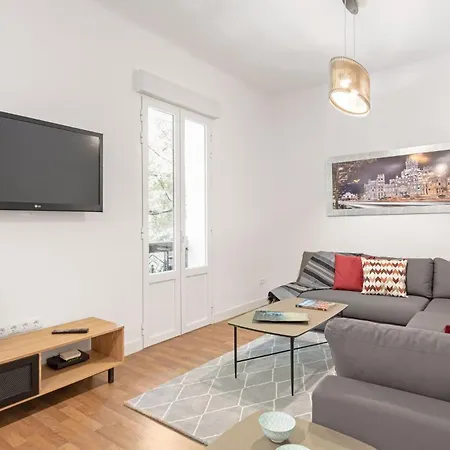 General Pardinas Ii Apartment *