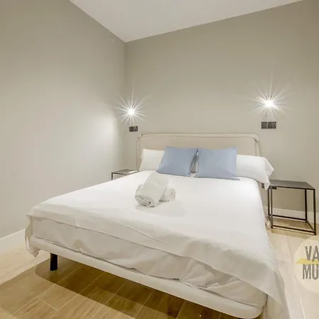Urban And 5pax En Calle Silva-gran Via E2