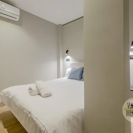 Urban And 5pax En Calle Silva-gran Via E2 * Madrid